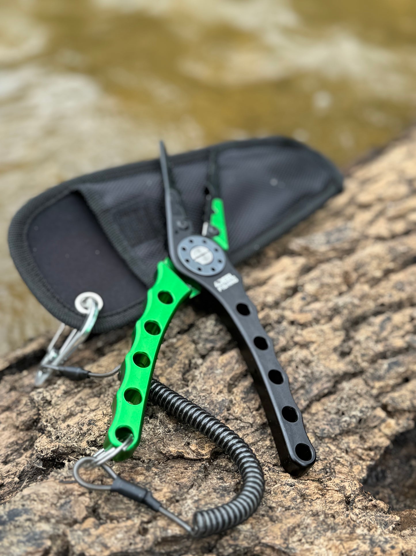 4REEL Aluminum Pliers With Sheath