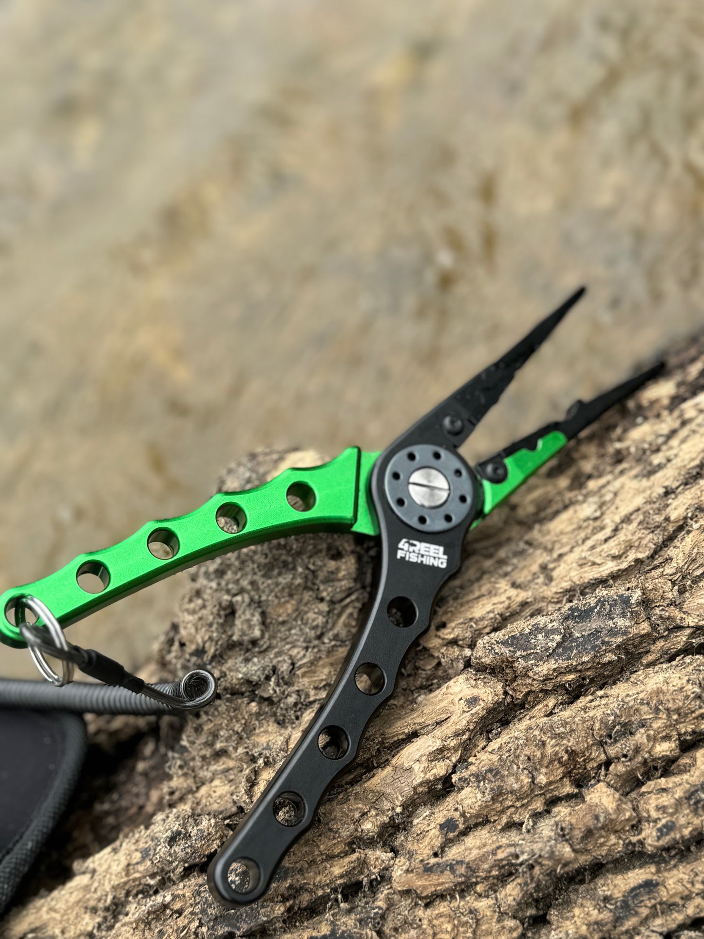 4REEL Aluminum Pliers With Sheath