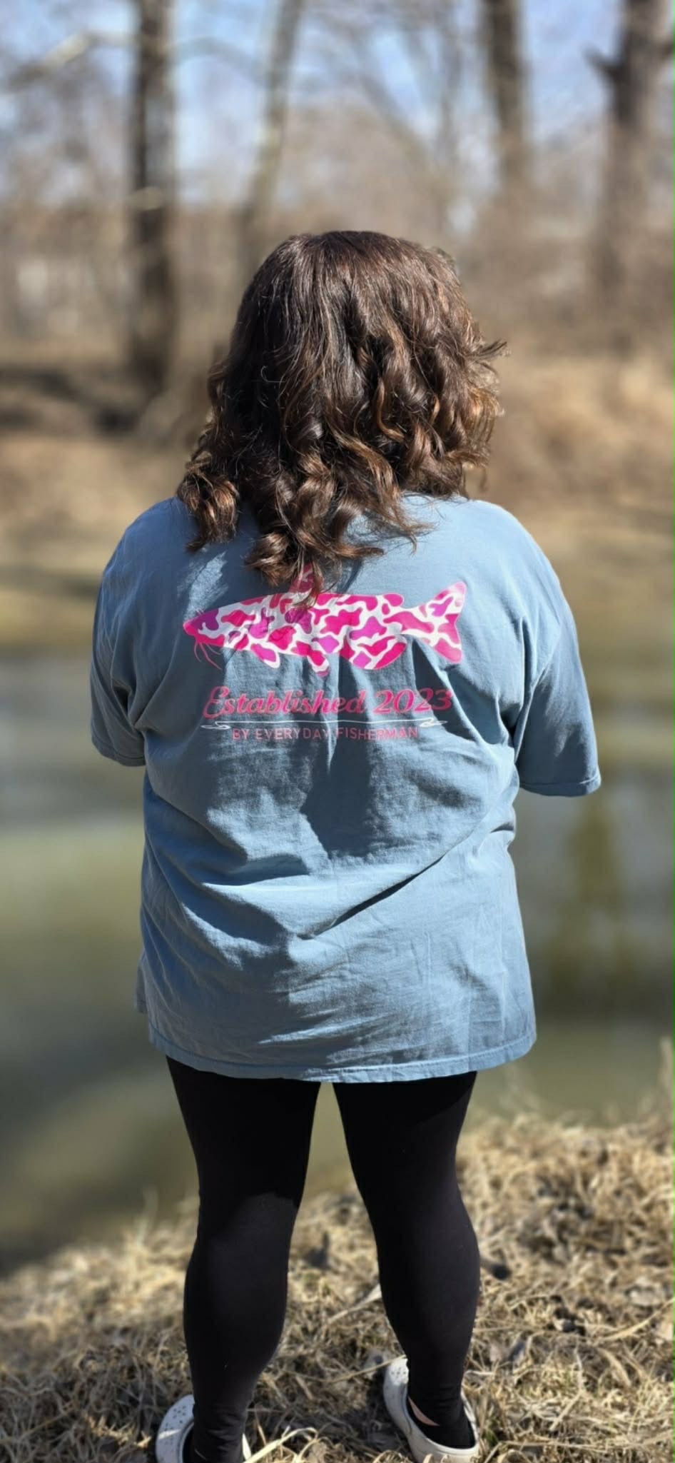 4REEL Catfish Camo Comfort Colors Tee – Neon Pink